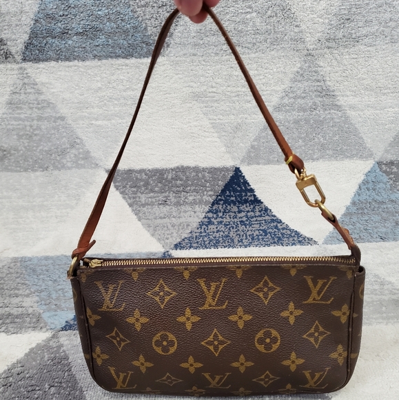 Louis Vuitton Handbags - Louis Vuitton Pochette Accessories